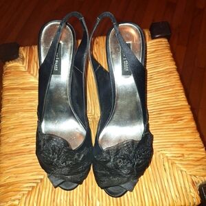White house black market satin Black dress Shoes. Size 8